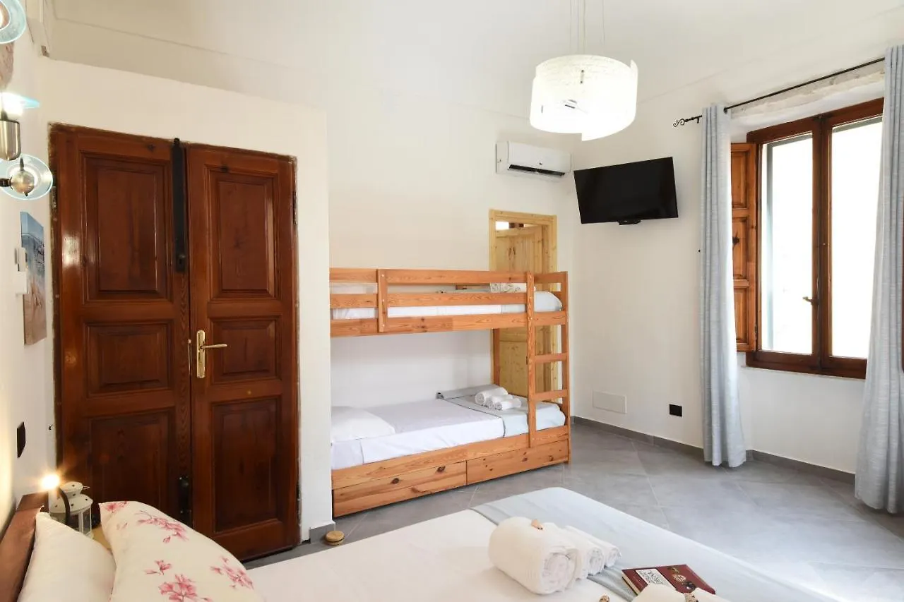 Gasthuis La Casa Di Dario Hotel La Maddalena
