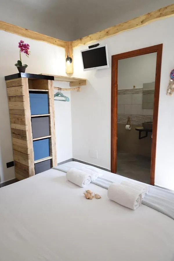 Affittacamere Hotel La Casa Di Dario La Maddalena  Italia